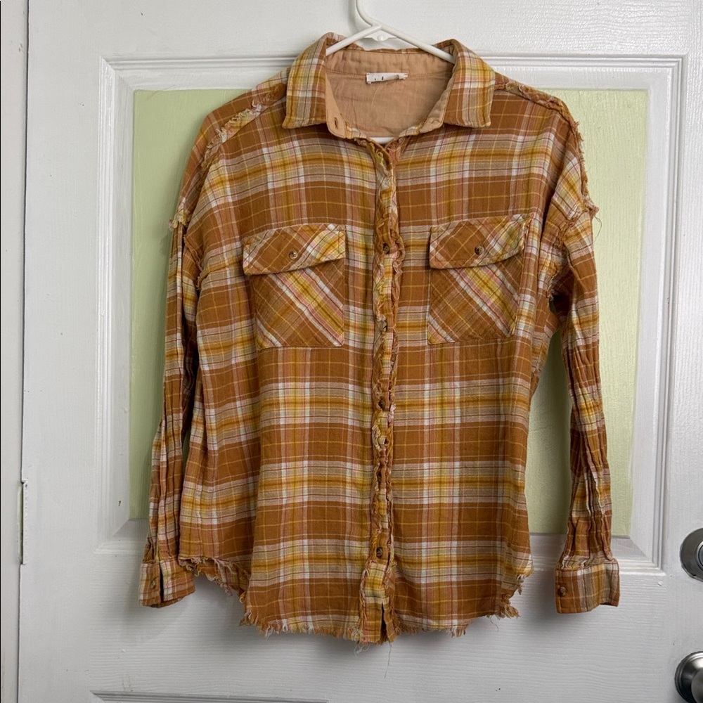 (1876) In Bloom Woman’s Peach Plaid Top, Size: Medium